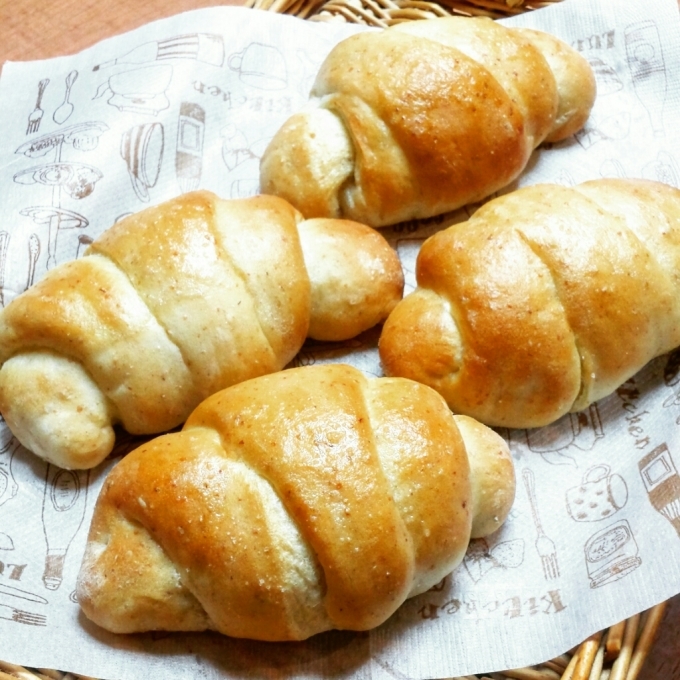 11月3日(祝) チーズケーキと塩バターロール_d0138307_11415292.jpg