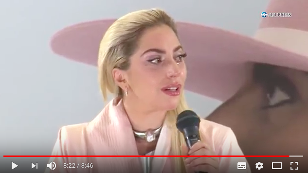 Charmingly crying Lady GAGA: Lady GAGA cried when she received a Kimono!_a0348309_20292192.png