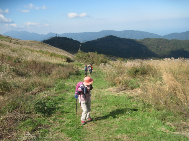 2016.11.3　塩塚高原ハイキング_c0219866_901084.jpg