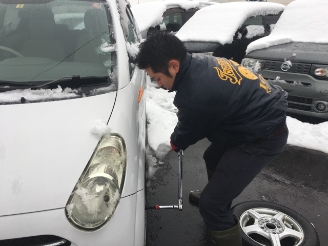 11月5日(土)☆TOMMYアウトレット☆タイヤ交換ラッシュ(+o+) あゆブログ♪ 自社ローンの事ならTOMMYへ☆_b0127002_17074841.jpg