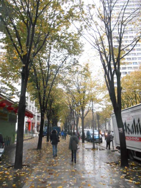 フランスの現実 11月最初のウィークエンド 週末のパリの街で 波多野均つれづれアート パート2 フランスの現実 11月最初のウィークエンド 週末のパリの街で 波多野均つれづれアート パート2