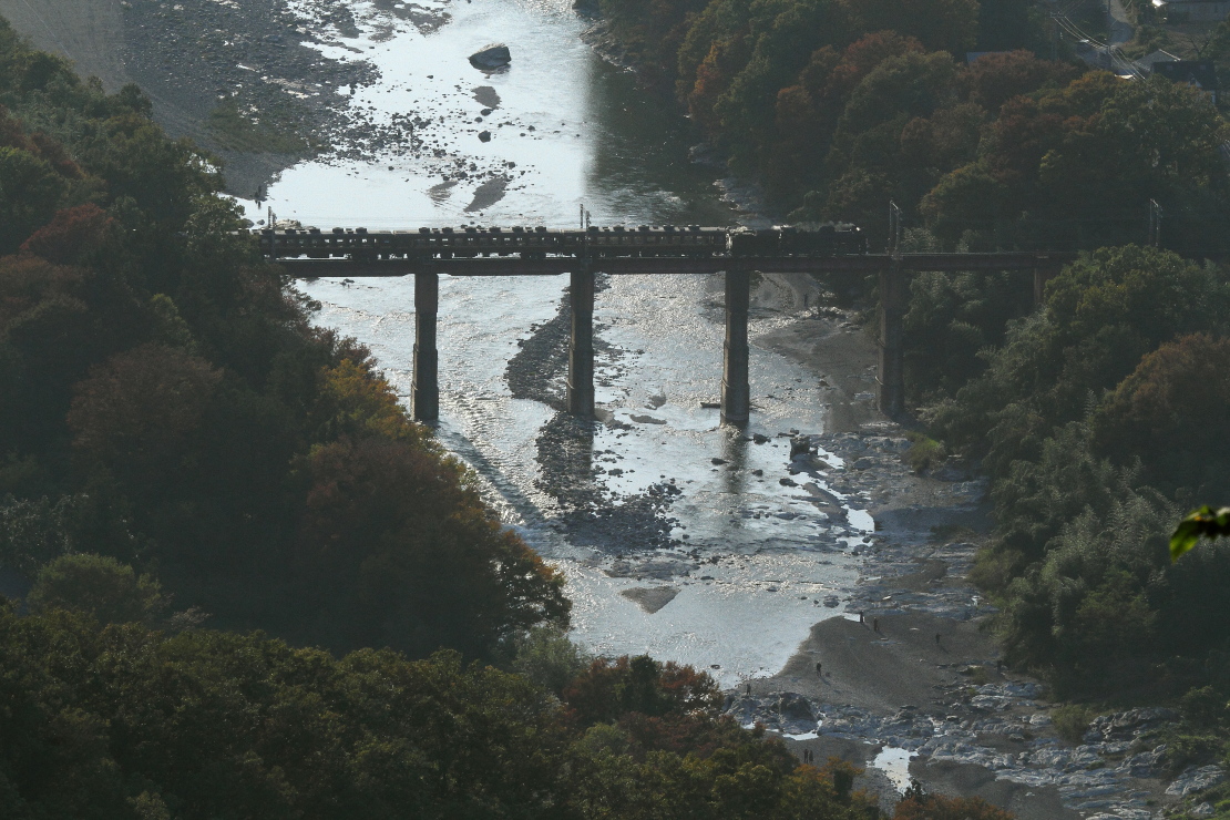 今日も15時の荒川鉄橋 - 2016年秋・秩父 - _b0190710_2131842.jpg