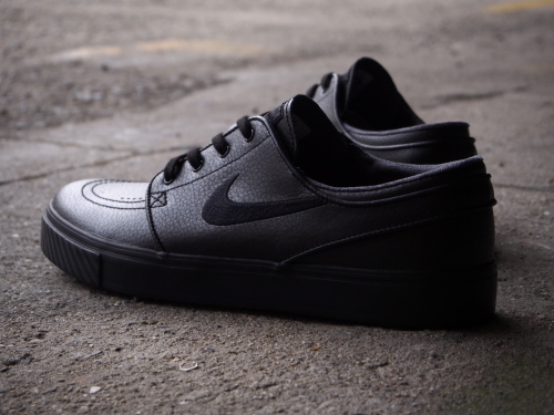 Nike Stefan Janoski ブラック スケートレザーシューズ NIKE SB ORANGE LABEL 