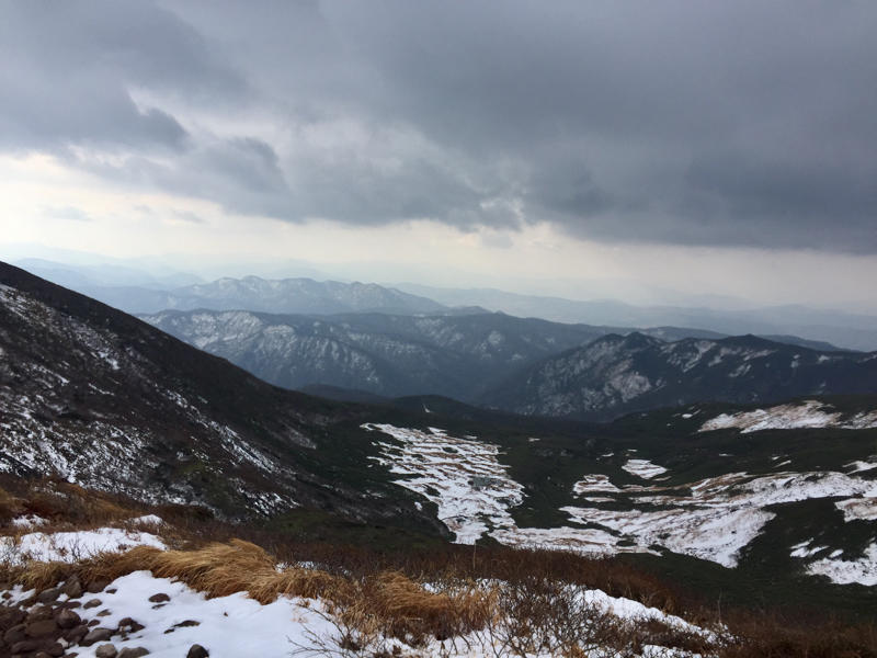 初雪の山を歩く 4_c0225536_06435817.jpg