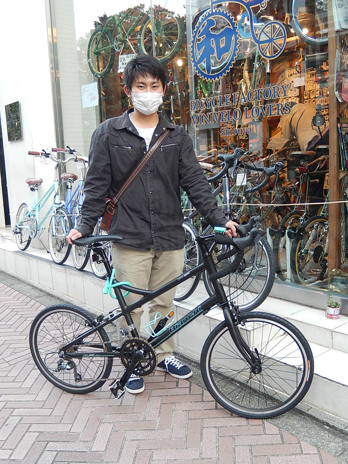 11月6日　渋谷　原宿　の自転車屋　FLAME bike前です_e0188759_1917630.jpg