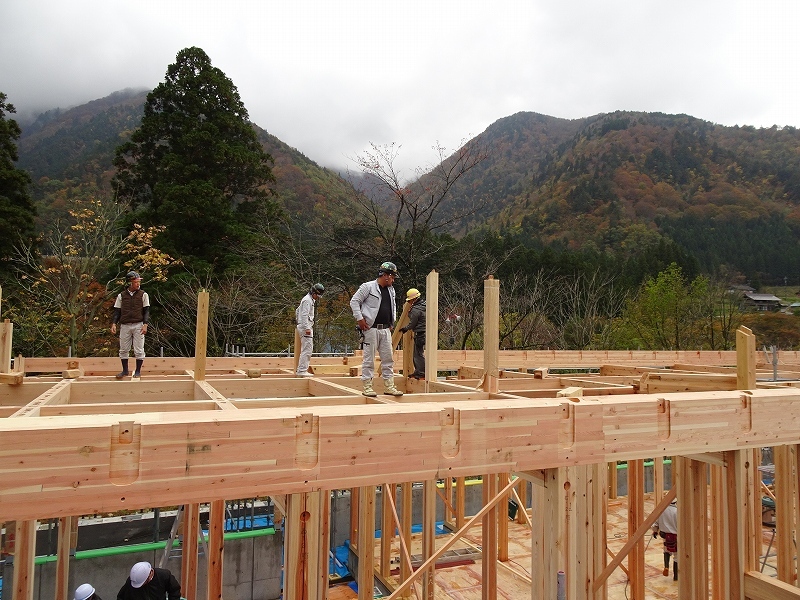 ■建て方2日目■_e0188083_23265603.jpg