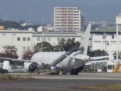 戦闘機タイムは午前中だった・・・_e0352409_17440536.jpg