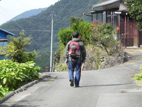 45人の歩き遍路さん_f0213825_11414237.jpg