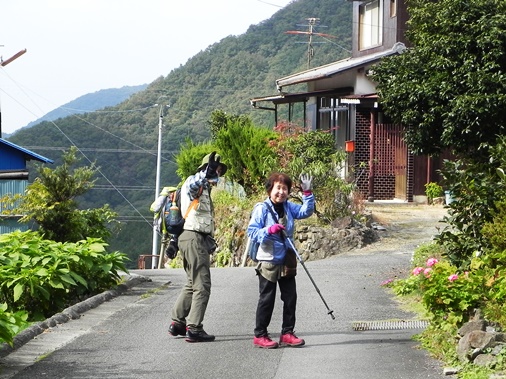 45人の歩き遍路さん_f0213825_12511922.jpg