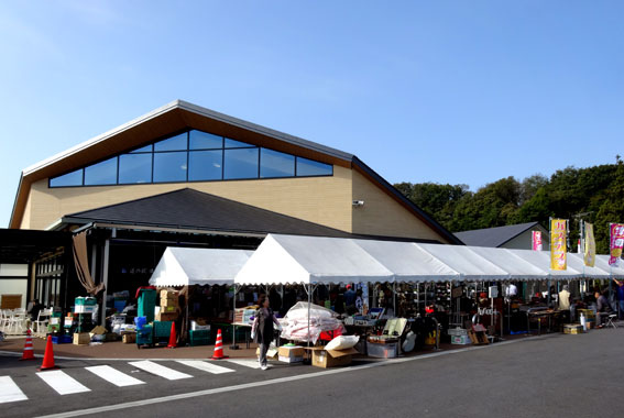 道の駅でも榊原温泉をご案内_b0145296_1502433.jpg