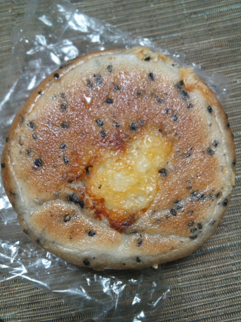 Happy Bagel おさつチーズ_f0076001_238979.jpg