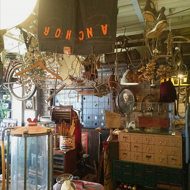 ANCHOR ANTIQUES_b0293003_14214378.jpg