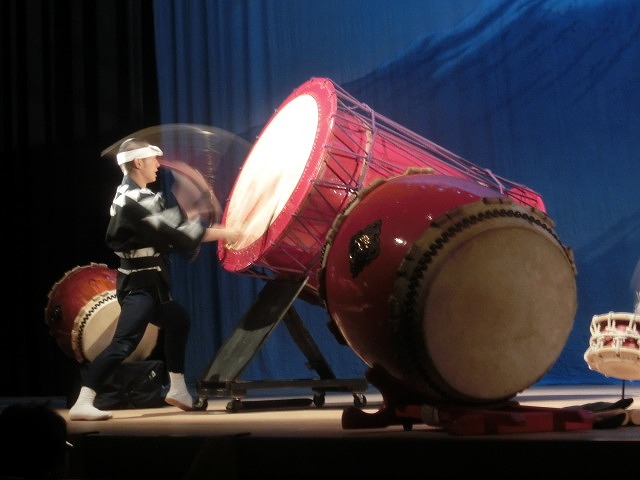 ハイレベルな演奏に圧倒された「鬼太鼓座」(おんでこざ)と「陸上自衛隊東部音楽隊」_f0141310_7514992.jpg