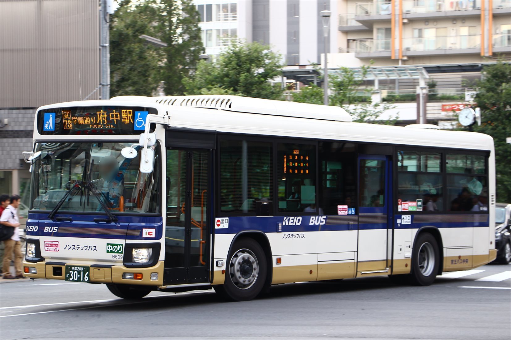 (2016.9) 京王バス中央・B21609_a0303623_22034154.jpg