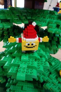 レゴのクリスマス・ツリー_e0080345_08515383.jpg