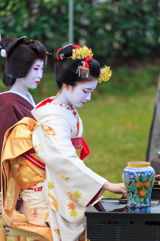 きもので集う園遊会・前編（上七軒梅葉さん、市まりさん、市知さん、勝奈さん、市多佳さん、尚あいさん）_f0155048_22141157.jpg