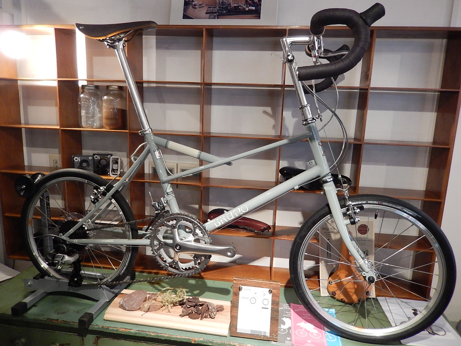 11月8日 渋谷 原宿 の自転車屋 FLAME bike前です_e0188759_1950313.jpg