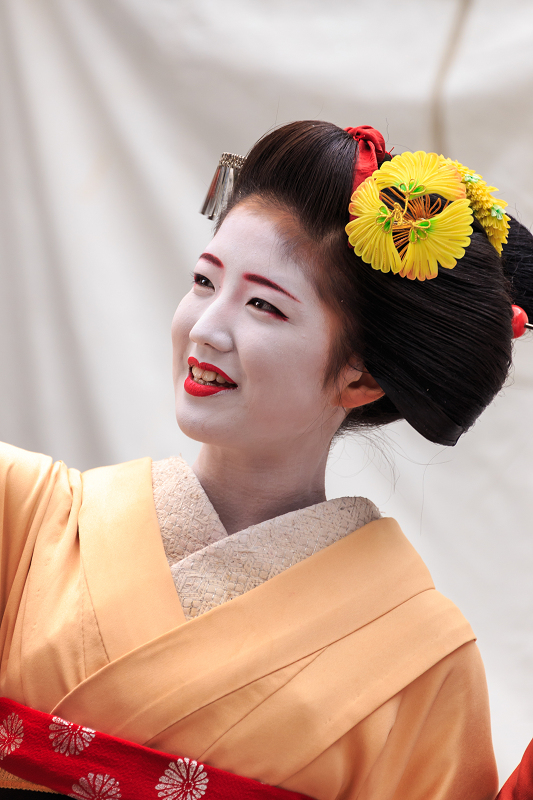 きもので集う園遊会・後編（上七軒　市まりさん、市知さん、勝奈さん、市多佳さん）_f0155048_2238525.jpg
