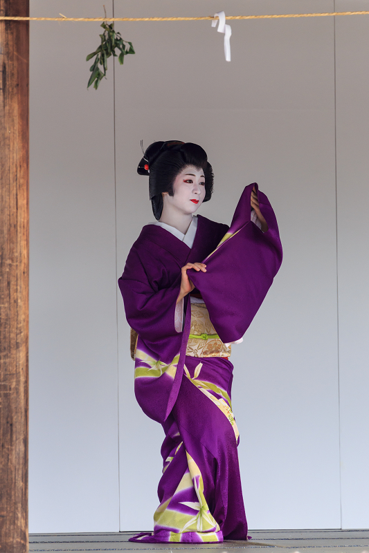きもので集う園遊会・後編（上七軒　市まりさん、市知さん、勝奈さん、市多佳さん）_f0155048_2241669.jpg