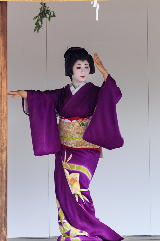 きもので集う園遊会・後編（上七軒　市まりさん、市知さん、勝奈さん、市多佳さん）_f0155048_2241877.jpg