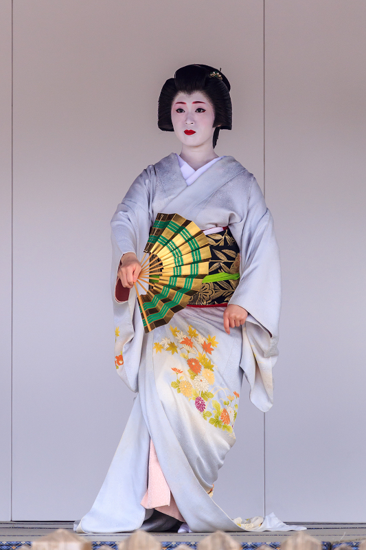 きもので集う園遊会・後編（上七軒　市まりさん、市知さん、勝奈さん、市多佳さん）_f0155048_22443573.jpg