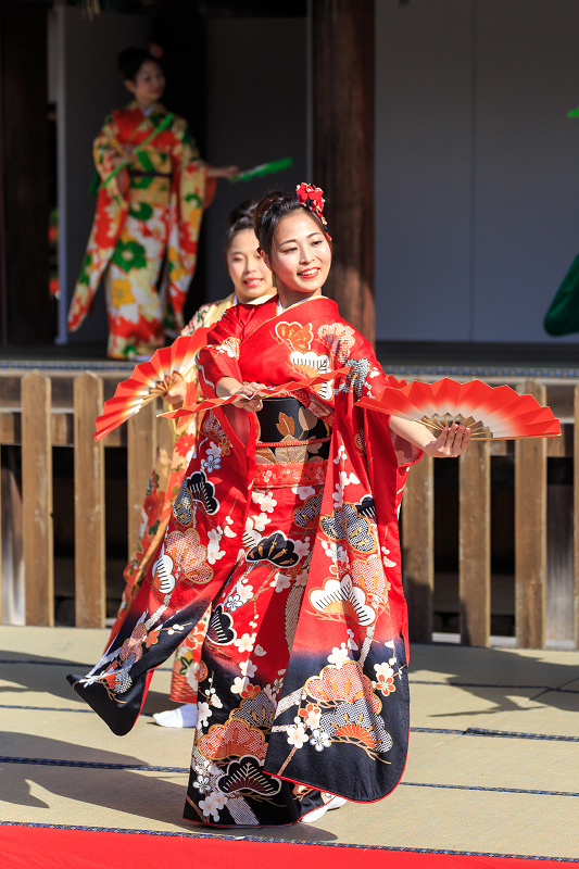 きもので集う園遊会・後編（上七軒　市まりさん、市知さん、勝奈さん、市多佳さん）_f0155048_22455814.jpg