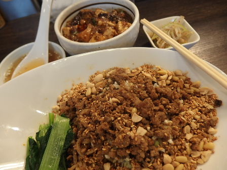 岩本町駅界隈−雲林坊(ゆんりんぼう)で、汁なし担々麺&麻婆豆腐丼_d0063149_09425137.jpg