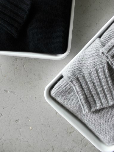 n100 エヌワンハンドレッド 上質なカシミヤのタートルネックニット_b0139281_16131125.jpg