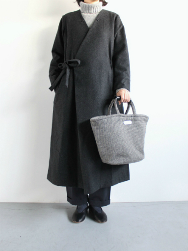 n100 エヌワンハンドレッド 上質なカシミヤのタートルネックニット_b0139281_16143295.jpg