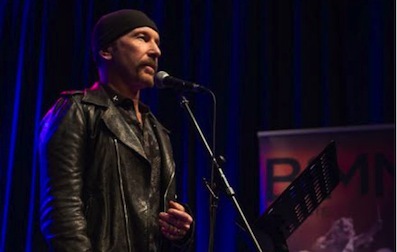 U2 エッジ ダブリンの音楽学校卒業式で祝辞 17歳の僕たちにとってu2は唯一大事なものだった 自由が丘ゴーヤ育成会 ラジオ番組 Music Workshop で3月４週に渡り来日時特集が再放送されます