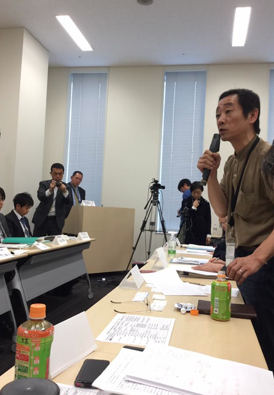 住宅無償提供の継続求め政府交渉_e0068696_81359100.png