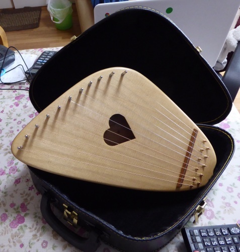 小さな吟遊詩人のハープが届きました 八十代万歳 旧 七十代万歳 小さな吟遊詩人のハープが届きました 八十代万歳 旧 七十代万歳