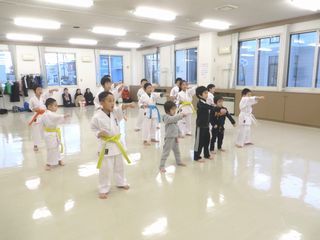 木曜空手 前田教室・手稲教室 新しい仲間!_c0118332_22411751.jpg