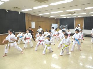 木曜空手 前田教室・手稲教室 新しい仲間!_c0118332_22412641.jpg