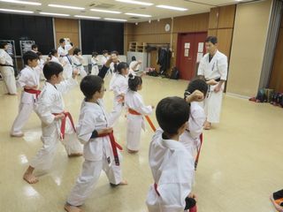 木曜空手 前田教室・手稲教室 新しい仲間!_c0118332_22413788.jpg