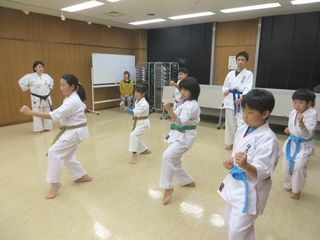 木曜空手 前田教室・手稲教室 新しい仲間!_c0118332_22414767.jpg