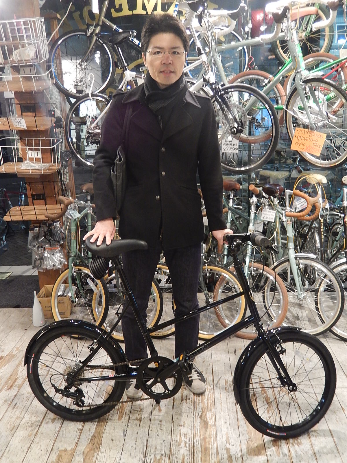 11月10日 渋谷 原宿 の自転車屋 FLAME bike前です_e0188759_1862987.jpg