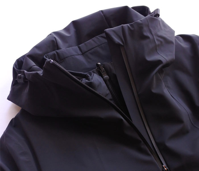 NEW IN...】最先端 MOBILE 2 IN 1 COAT   DECENTE ALLTERRAIN_e0111107_14550996.jpg