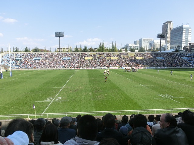 選手の入れ替えのタイミングを逸した? 慶応ラグビー 明治にまさか、まさかの逆転負け_f0141310_7594350.jpg