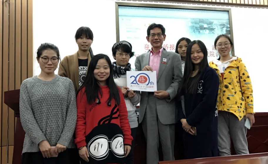 湖南大学学生から段躍中氏講義への感想、多数届く_d0027795_11324276.jpg