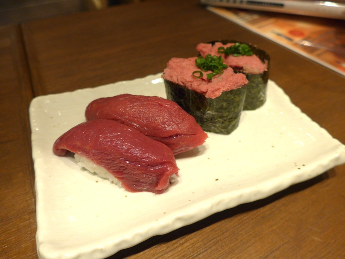 西荻窪「肉寿司」へ行く。_f0232060_1139675.jpg