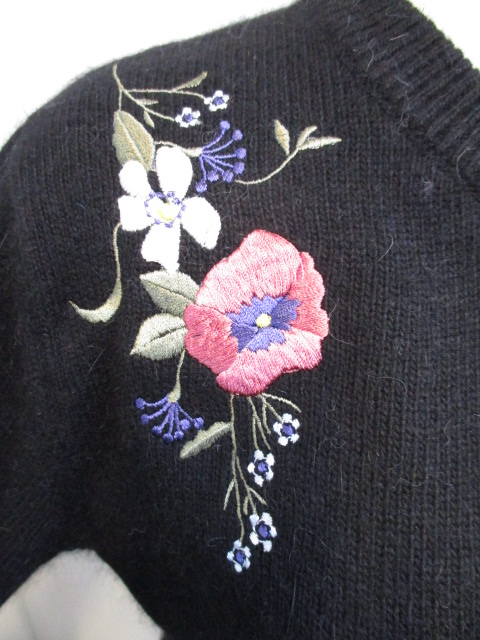 ブランド Lily 刺繍ニットプルオーバー グレーの通販 by ♡|リリー
