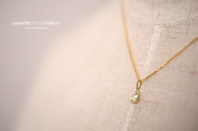 ペアシェイプ・ローズカット・ダイアモンドとミルグレインのネックレス_e0131432_11315693.jpg