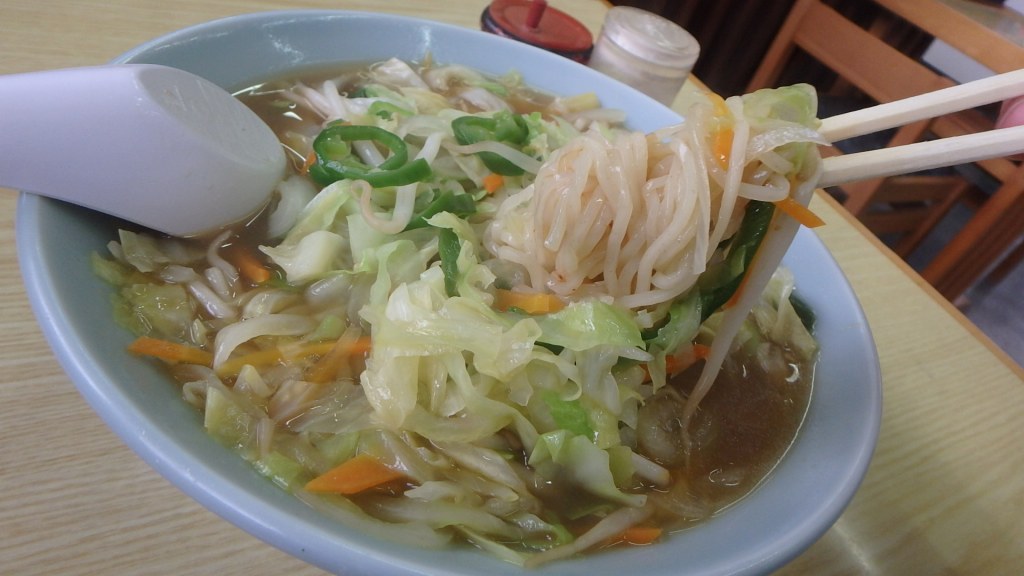 味噌ラーメン　には肉欲しい。。_a0114853_918683.jpg