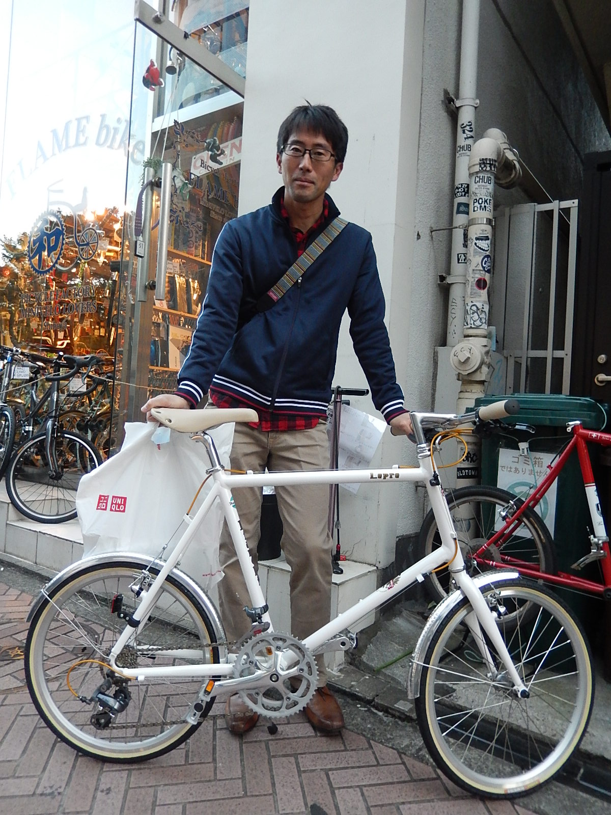 11月13日　渋谷　原宿　の自転車屋　FLAME bike前です_e0188759_192237100.jpg