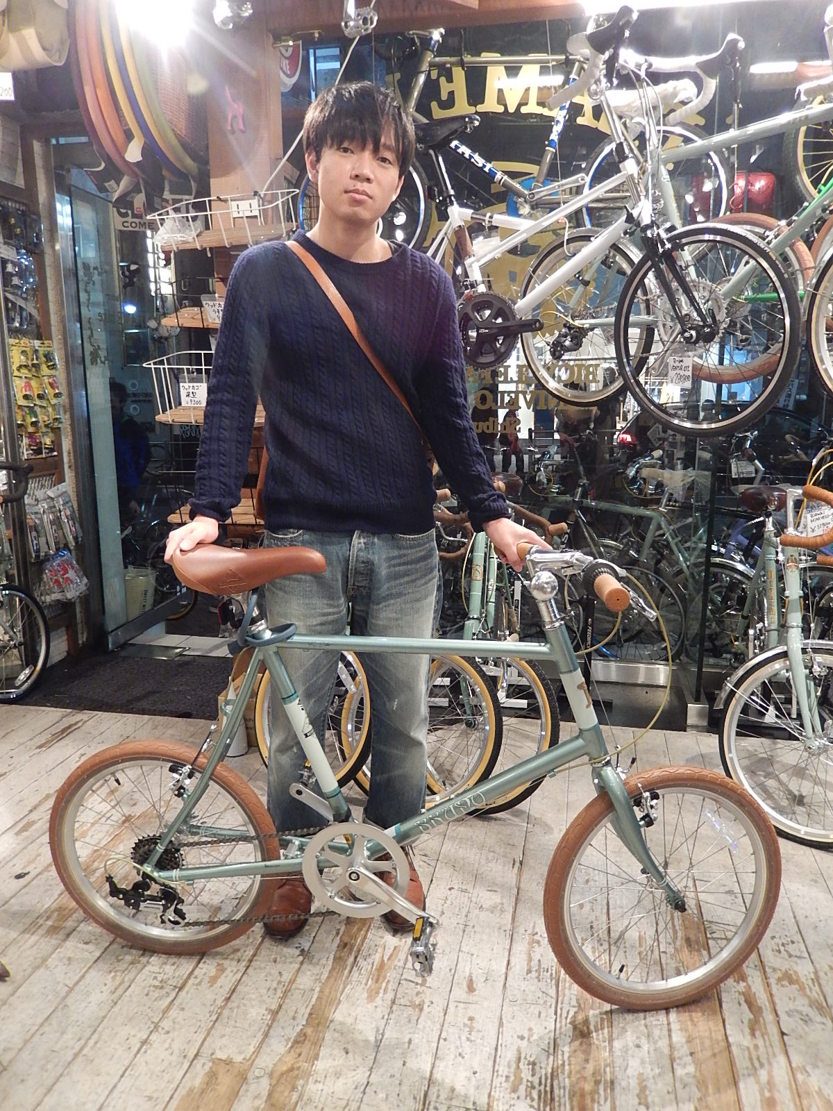 11月13日 渋谷 原宿 の自転車屋 FLAME bike前です_e0188759_1924775.jpg