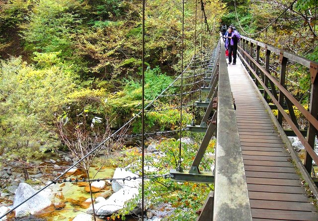 ＜2016年10月29～30日＞中高同級生・秋のハイキング一泊旅行（山梨・白州）_c0119160_19445281.jpg