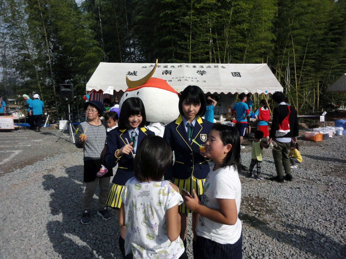 スマイルハートフェス in 城南学園 にHKSが来演!_e0174091_18401310.jpg