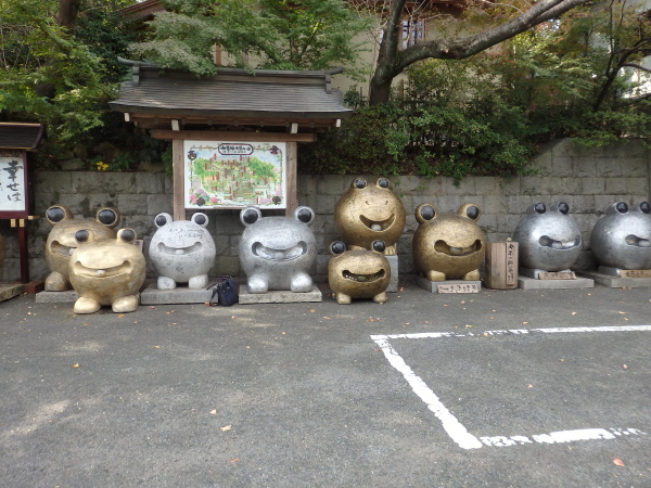 福岡県小郡にあるかえる寺_f0337554_14235715.jpg