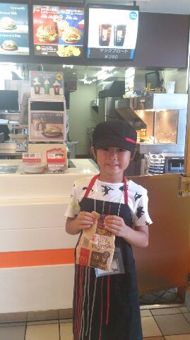 チビ輔 マクドのクルーになる~☆_e0123286_17374364.jpg